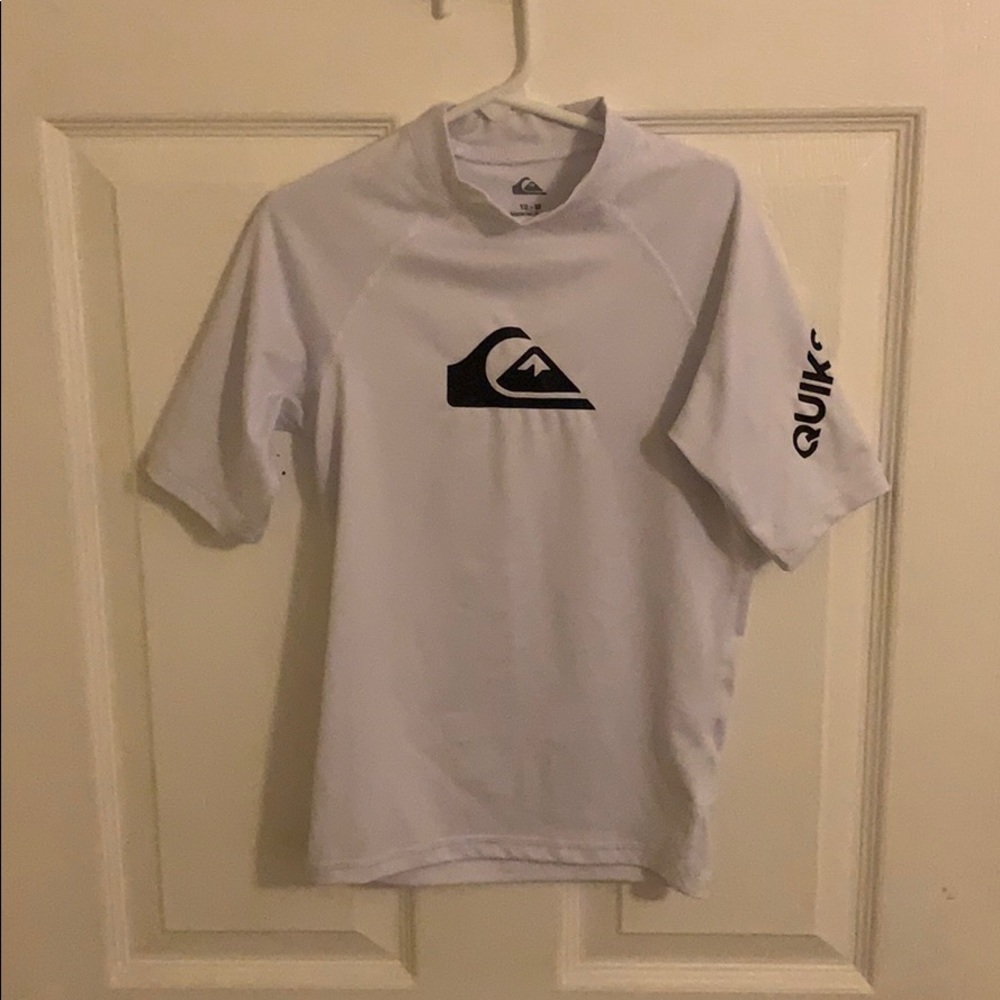 Worn once quicksilver white rash guard!!!